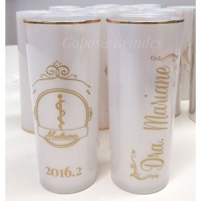 copo com borda dourada